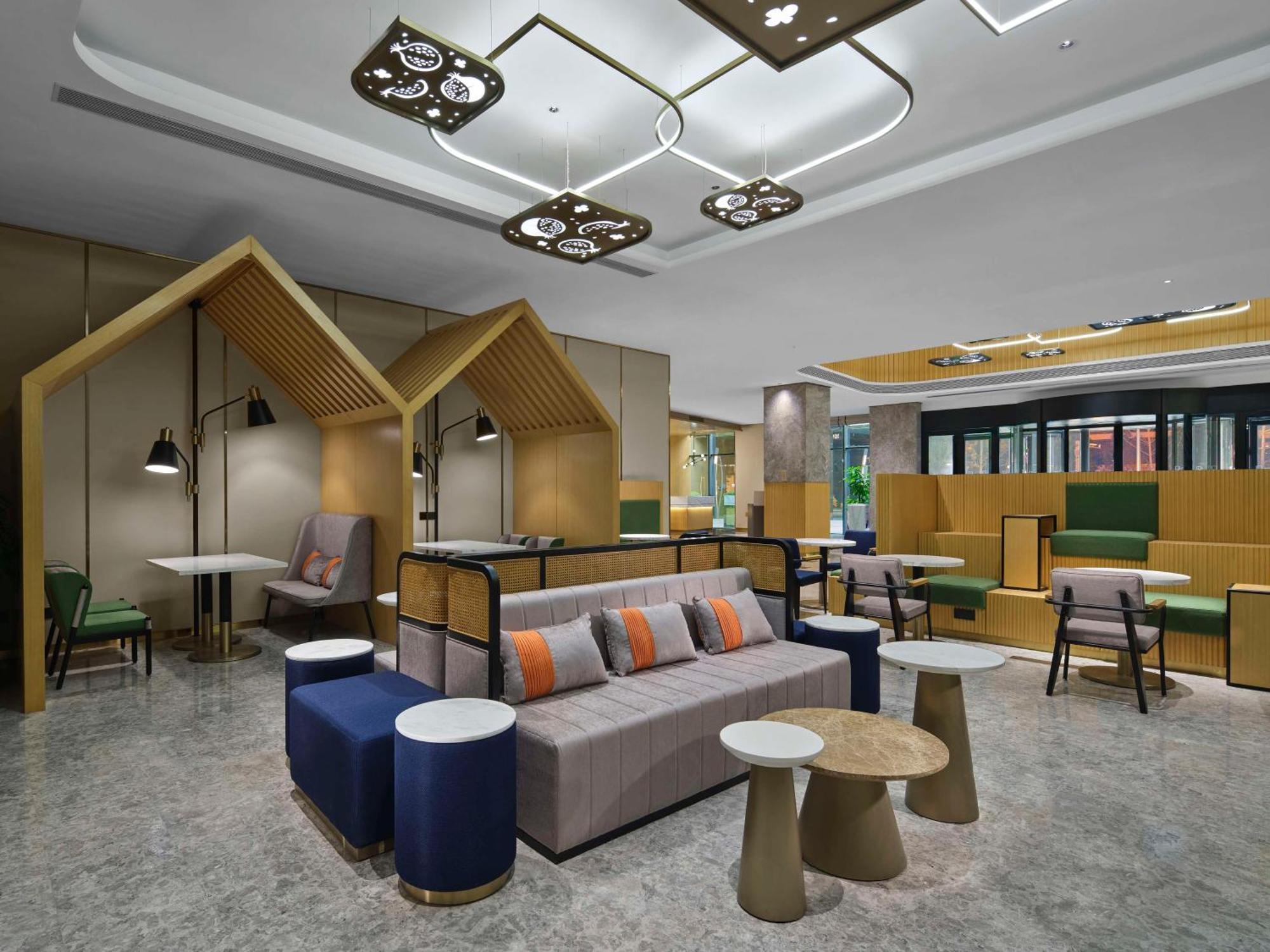 Hilton Garden Inn Tianjin Huayuan Экстерьер фото